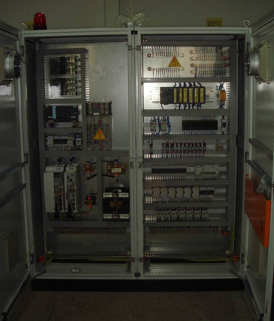 PLC邏輯控制柜PLC邏輯控制柜"適應(yīng)環(huán)境，也就適應(yīng)了問題"